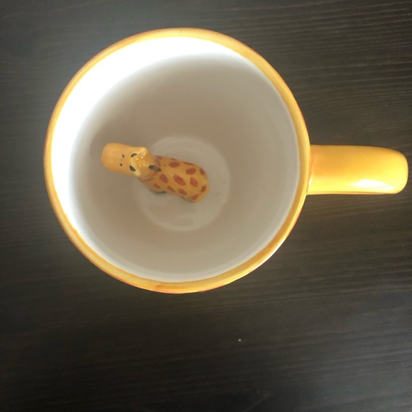 World Market Surprise Giraffe Mug - Picture 4 of 7